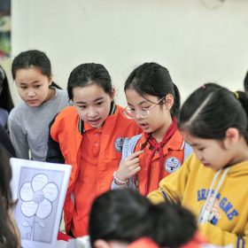 Học sinh Trường Tiểu học Nghĩa Tân khám phá phòng tham vấn mở tại trường học - braincare